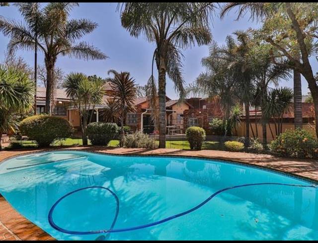 5 BEDROOM HOUSE FOR SALE IN GLENVISTA